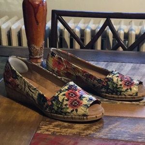 Aerosoles peep toe slide